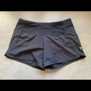black Lululemon speed-up shorts size 2
